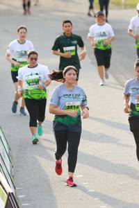 BIB: 2514
                            <button type="button" onclick="openModal(3553083)" class="btn btn-primary btn-sm float-right btn-popup" data-toggle="modal" data-target=".modal-high-quality">
                        <i class="fas fa-shopping-cart"></i> Add to Cart
                    </button>
                                            <button type="button" onclick="isThisMe(3553083, true)" class="btn btn-success btn-sm float-right btn-popup btn-isme hidden" data-toggle="tooltip" data-placement="bottom" title="นี่คือรูปของคุณใช่ไหม คลิกที่นี่เพื่อเอาเข้าอัลบั้ม">
                        <i class="fas fa-plus"></i> Add to album
                    </button>
                    <button type="button" onclick="isThisMe(3553083, false)" class="btn btn-warning btn-sm float-right btn-popup btn-isnotme hidden">
                        <i class="fas fa-ban"></i> Remove from album
                    </button>